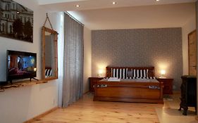 Emilie'S Apartments